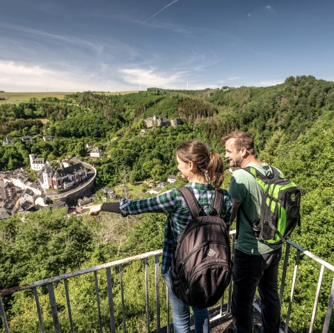 Blick von der großen Kanzel auf Neuerburg, © Eifel Tourismus GmbH, D. Ketz