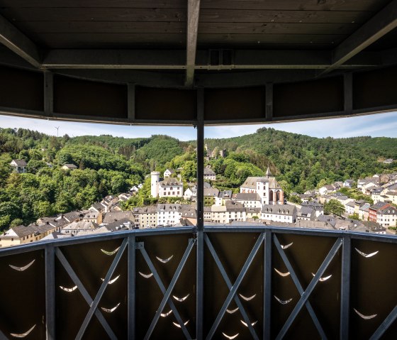 Blick aus dem Beilsturm auf Neuerburg, © Eifel Tourismus GmbH, D. Ketz