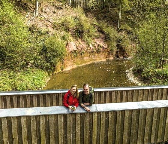 Fußgängerbrücke über die Enz am Roten Puhl, © Eifel Tourismus GmbH, Dominik Ketz