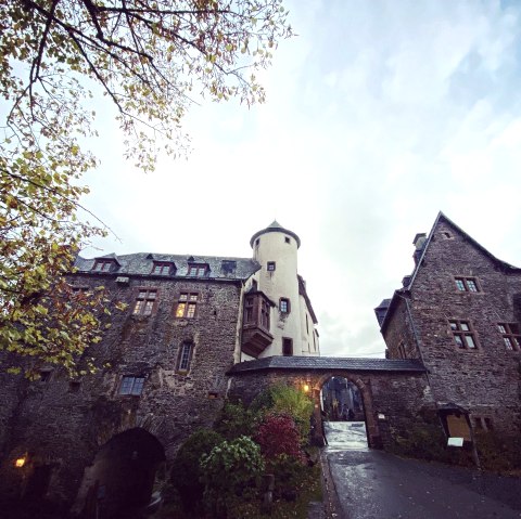 Burg Neuerburg, © Felsenland Südeifel Tourismus GmbH, Anna Carina Krebs