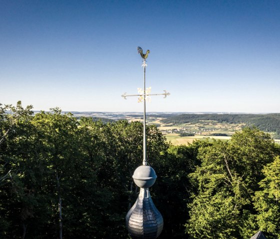 Weiter Blick: Dachreiter der Schankweiler Klause, © Eifel Tourismus GmbH / Dominik Ketz