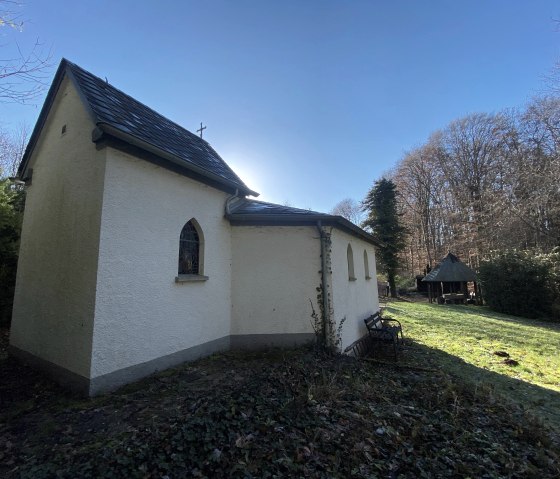 Lascheider Kapelle Seitenansicht, © Felsenland Südeifel Tourismus, A. C. Krebs