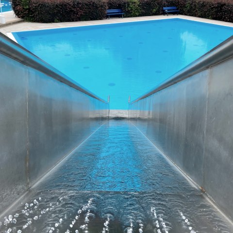 Rutsche Freibad Echternacherbrück, © Felsenland Südeifel Tourismus GmbH / Anna Carina Krebs