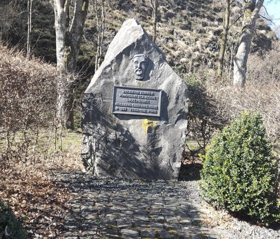 Gedenkstein Johann Anton Zinnen, © Felsenland Südeifel Tourismus GmbH