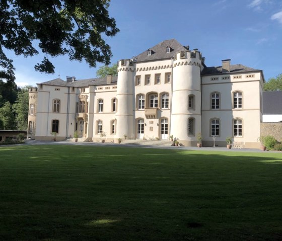 Schloss Kewenig Aussenansicht, © Familie Weyrich, Schloss Kewenig