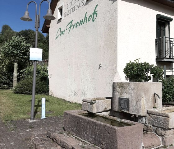 Mettendorf charging station next to Restaurant Im Fronhof, © Felsenland Südeifel Tourismus GmbH