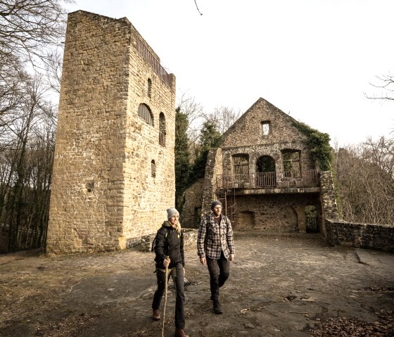 Die Wandertour führt zur Prümer Burg, © Eifel Tourismus GmbH, D. Ketz