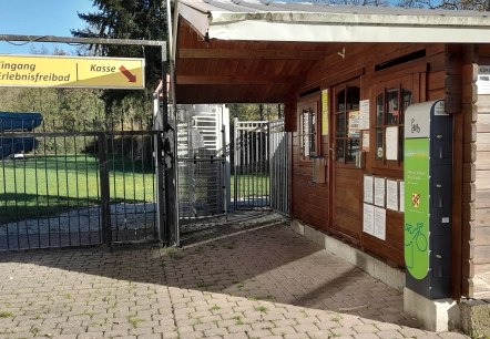 Körperich swimming pool charging station, © Felsenland Südeifel Tourismus GmbH