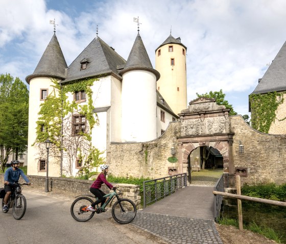 Nims Radweg, Burg Rittersdorf, © Eifel Tourismus GmbH, Dominik Ketz