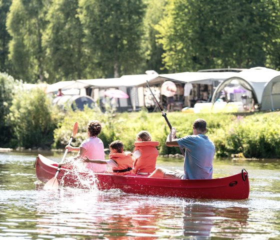 Familien-Kanutourauf der Sauer, © Felsenland Südeifel Tourismus GmbH